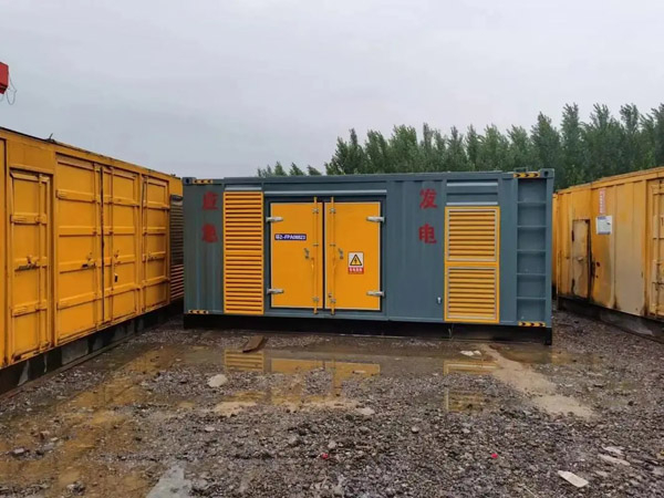 西乡塘柴油发电机如何判断干式空气滤清器是否需要更换？