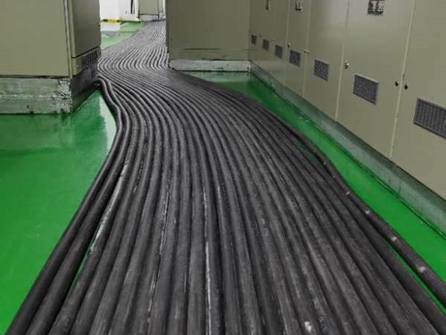 西乡塘如何根据理论计算公式计算温度对特定电压测量结果的影响？