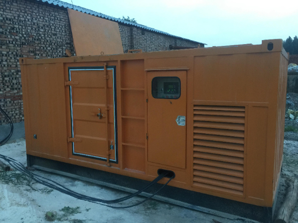 西乡塘发电机组长期使用中，电缆线的敷设路径有哪些要求？